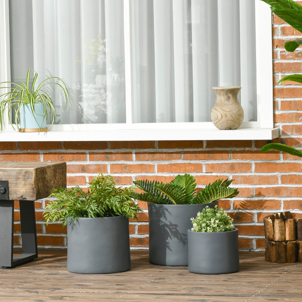 Set of 3 outdoor planters with drainage holes
