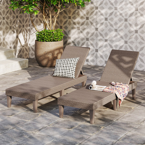 Outdoor lounge chair with textured, waterproof rattan-look PP surface - Brown