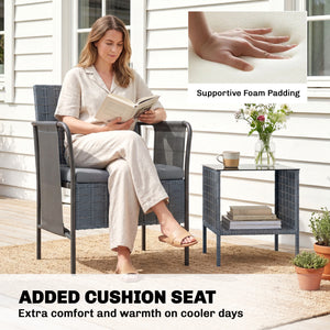 Ensemble de mobilier de jardin 3 pièces en résine tressée, poches latérales, assise en filet, table en verre à 2 niveaux, coussins, gris