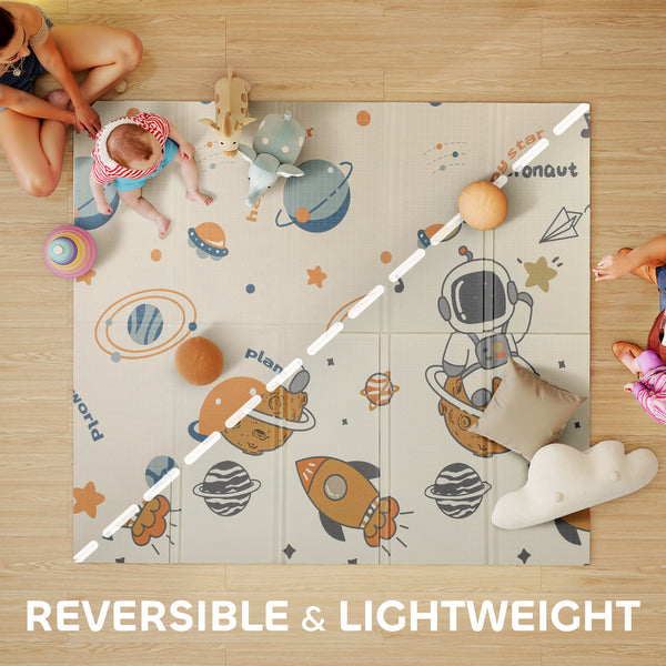 Reversible and waterproof play mat, foldable, astronaut and planet pattern