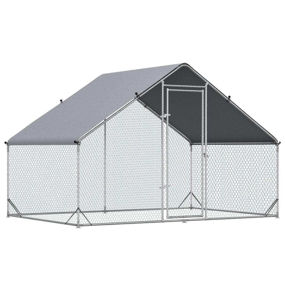 Outdoor chicken coop with shelter and lockable door