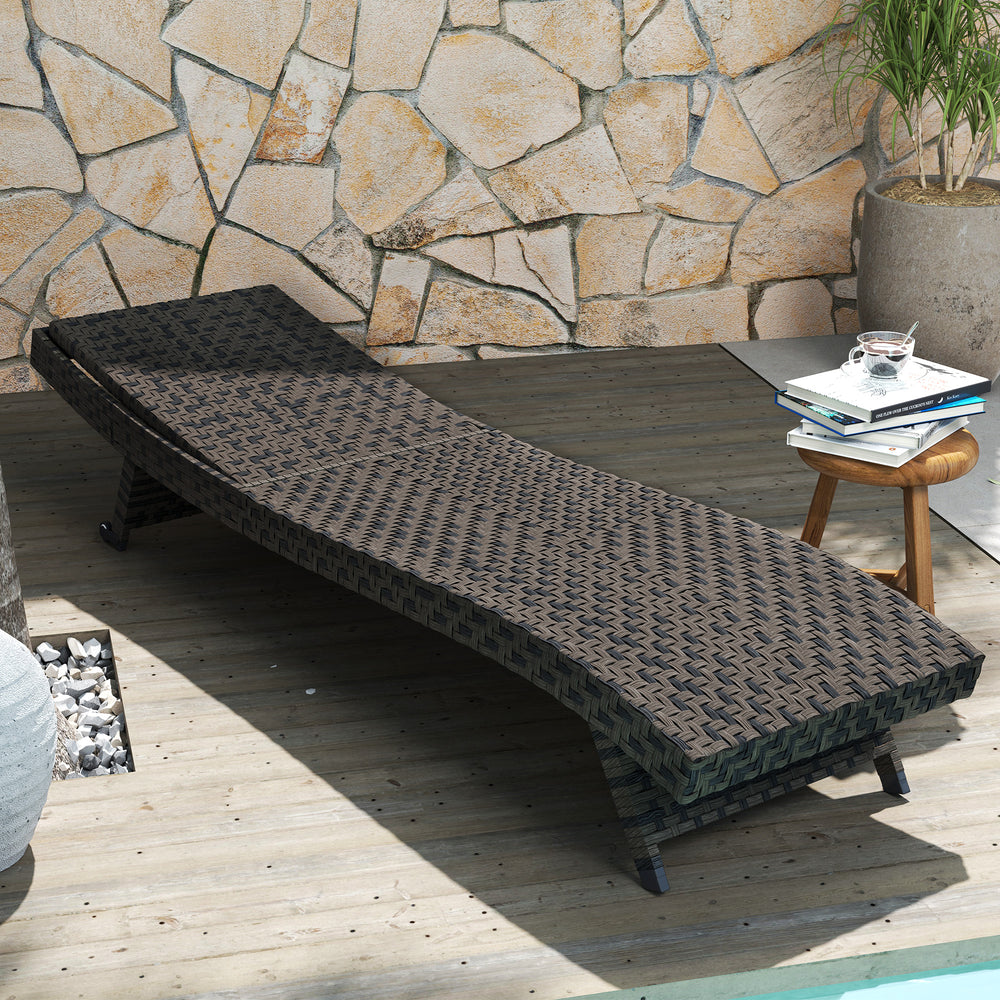 Outdoor Folding Rattan Reclining Lounge Chair with 5-Level Adjustable Backrest and Casters, Mixed Brown