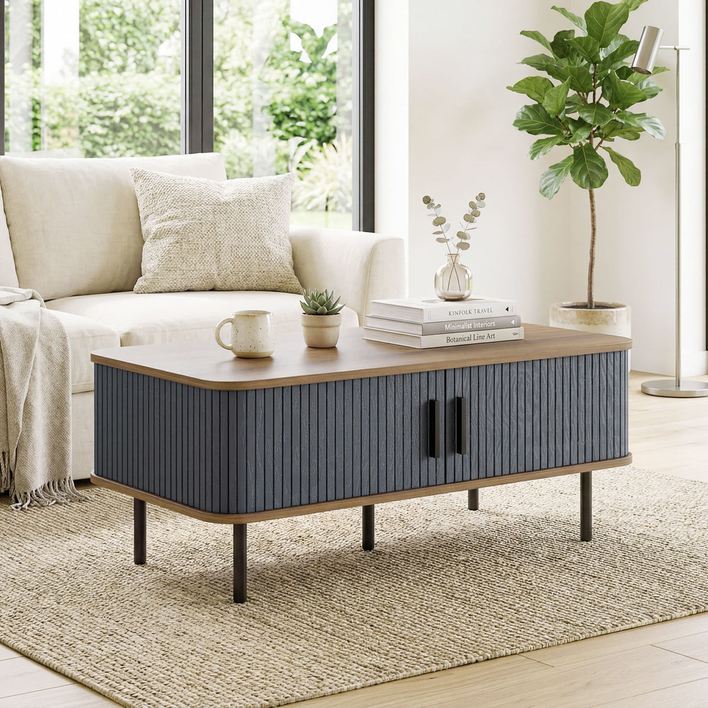 Coffee table with storage and fluted sliding doors – Black and walnut