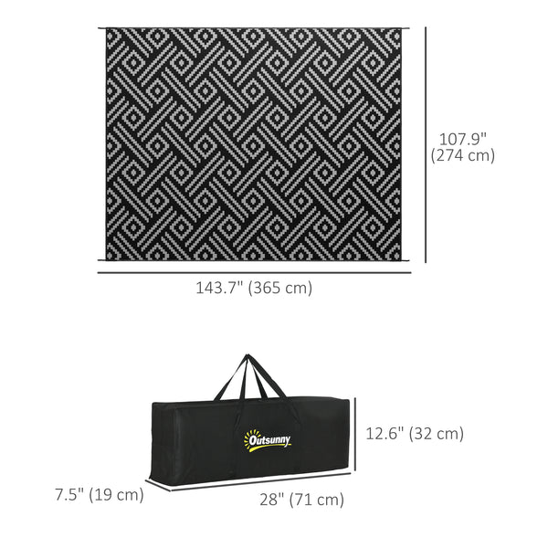 Reversible waterproof outdoor rug made of plastic straw