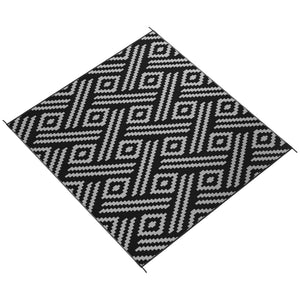 Reversible waterproof outdoor rug made of plastic straw, black and grey geometric pattern