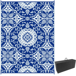 Portable outdoor mat with carrying bag