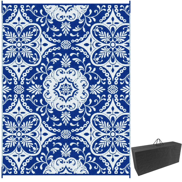 Portable outdoor mat with carrying bag