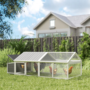 Coop with nesting box, wooden roof and side door for 4 to 8 chickens