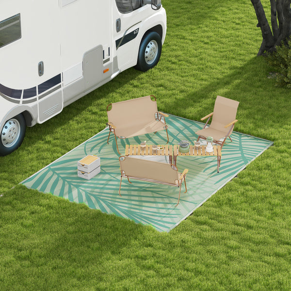 Reversible outdoor mat with carrying bag