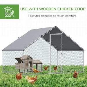 Outdoor chicken coop with shelter and lockable door