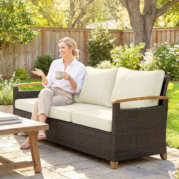 3-seater outdoor sofa in woven resin, wide seat, 10 cm cushions, wood-look armrests, off-white