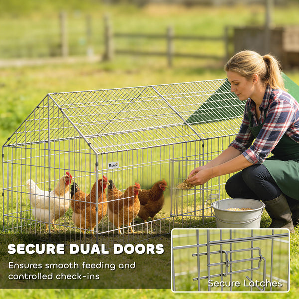Metal chicken coop with UV-resistant lid