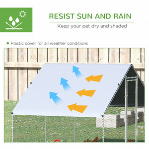 Outdoor chicken coop with shelter and lockable door