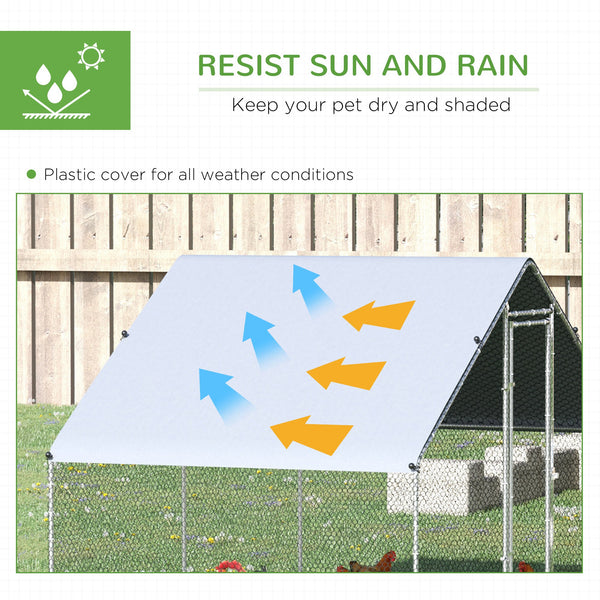 Outdoor chicken coop with shelter and lockable door