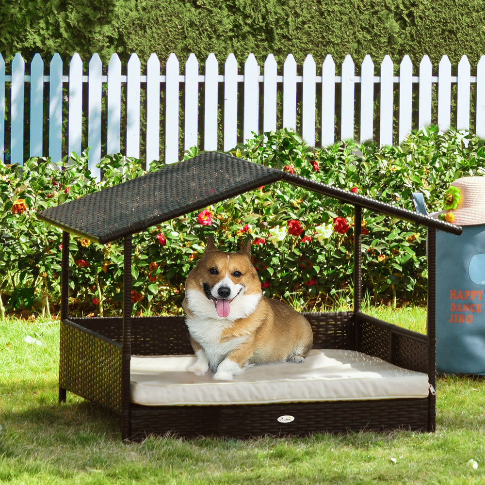 Raised rattan niche with canopy, off-white