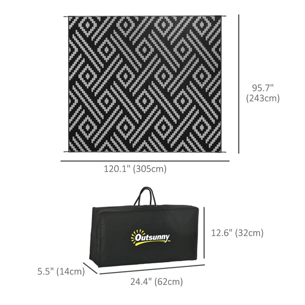 Reversible waterproof outdoor rug made of plastic straw, black and grey geometric pattern