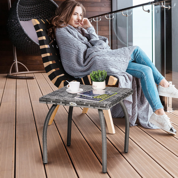 Square rattan coffee table with weather-resistant polyethylene coating