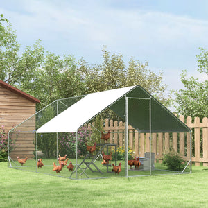 Outdoor chicken coop with shelter and lockable door