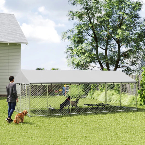 Galvanized steel kennel with roof and safety latches