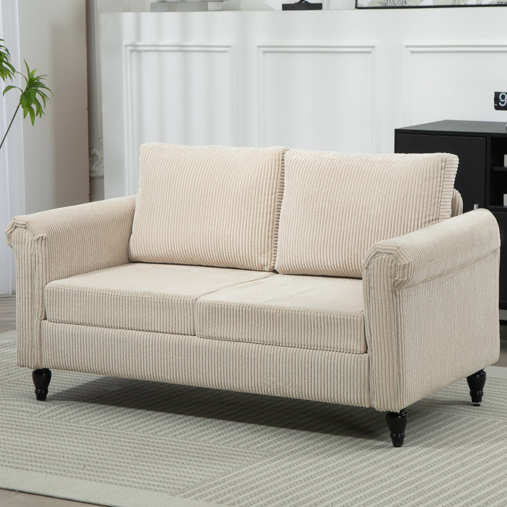 Canapé 2 places vintage beige avec accoudoirs roulés et pieds en bois d’hévéa – style classique pour salon ou bureau

