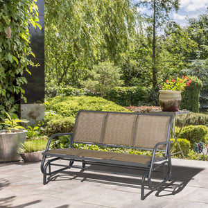 Fauteuil à bascule 3 places avec structure en acier et assise en tissu marron, parfait pour un espace extérieur comme un jardin ou une terrasse