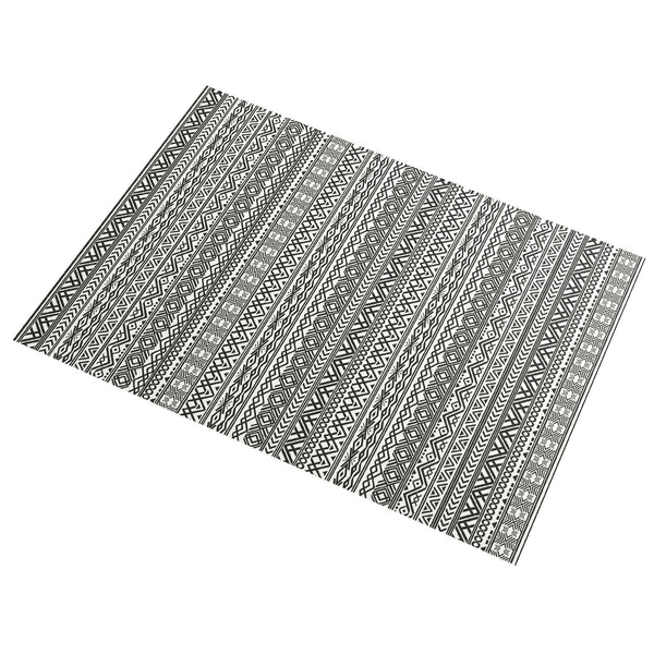 Reversible waterproof outdoor rug made of plastic straw