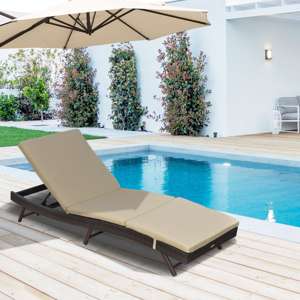 Reclining wicker chaise lounge with 5-position adjustable backrest