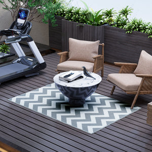 Reversible Outdoor Patio Rug, 4' x 6' Plastic Straw Mat for Garden, Patio, Beach, Camping, Gray and White