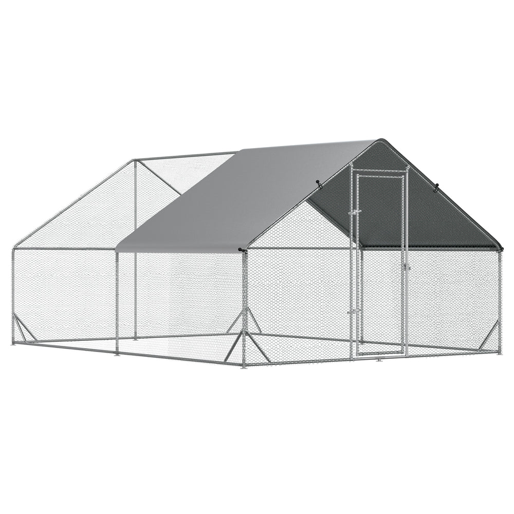 Outdoor chicken coop with shelter and lockable door