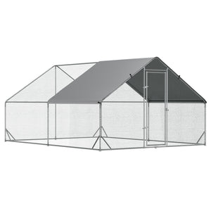 Outdoor chicken coop with shelter and lockable door