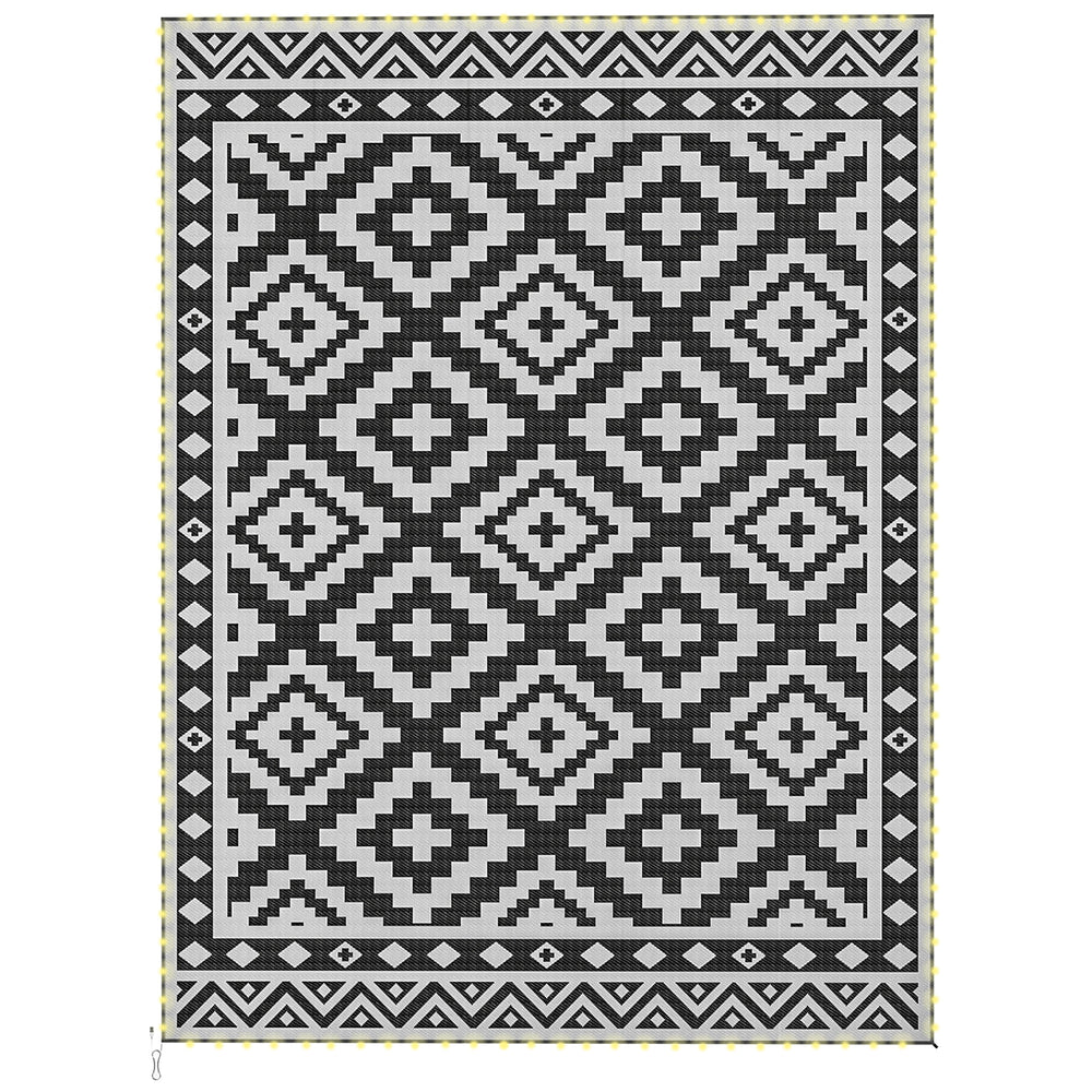 Reversible plastic straw outdoor rug with LED lights 12 ft x 9 ft