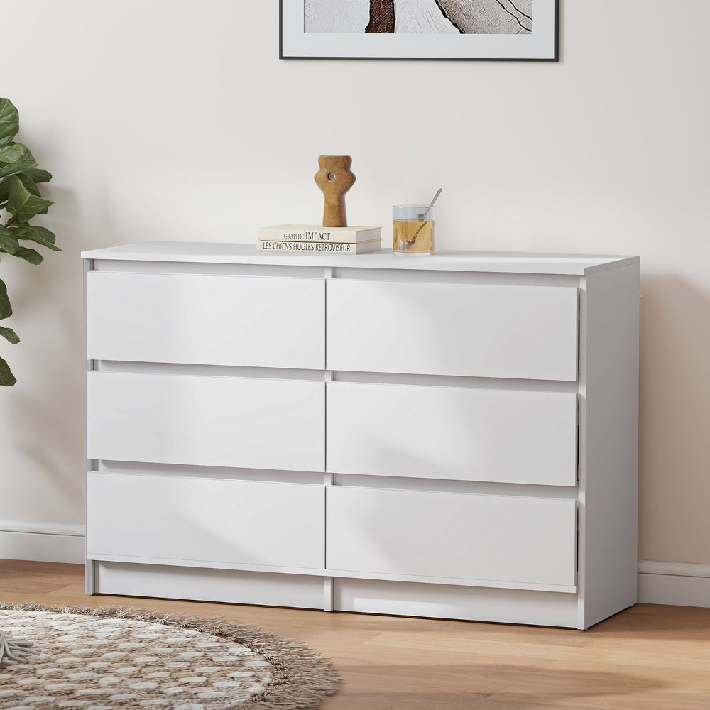 Large 6-drawer chest of drawers for the bedroom, white.