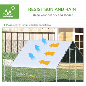 Outdoor chicken coop with shelter and lockable door