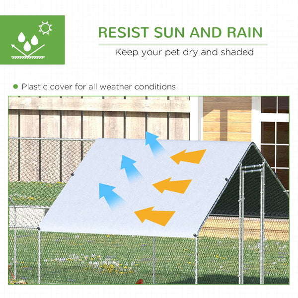 Outdoor chicken coop with shelter and lockable door